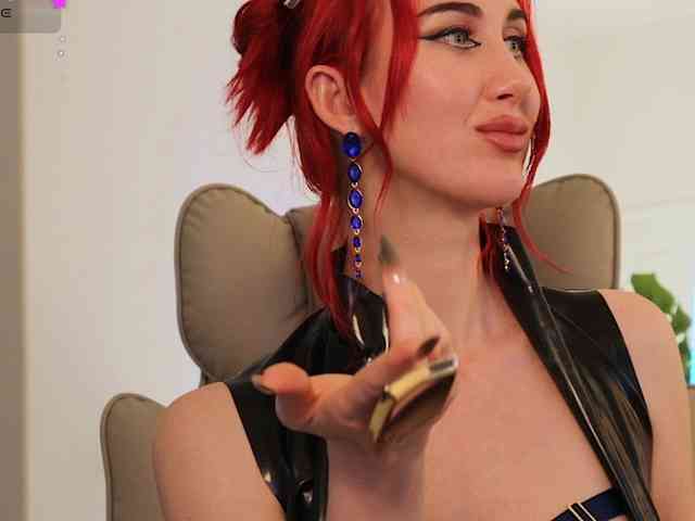 Lady_RedAlexa_ webcam