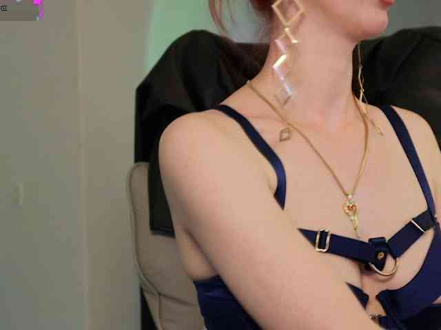 Lady_RedAlexa_ webcam