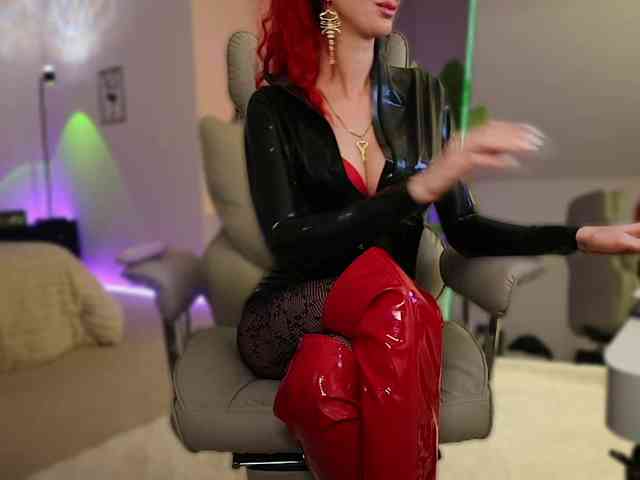 Lady_RedAlexa_ webcam