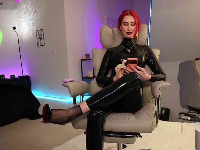 Lady_RedAlexa_ webcam
