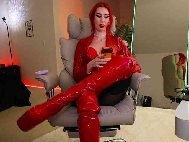 Lady_RedAlexa_