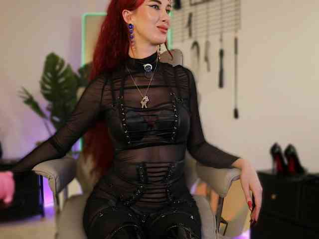 Lady_RedAlexa_ webcam