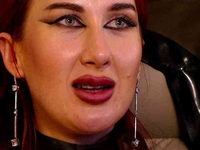 Lady_RedAlexa_ webcam