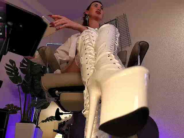 Lady_RedAlexa_ webcam