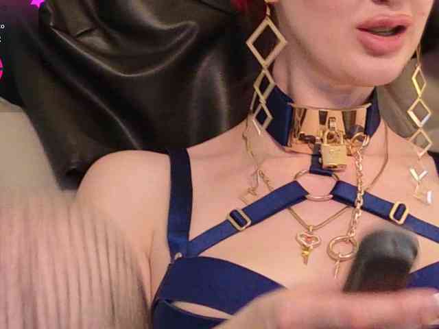 Lady_RedAlexa_ webcam