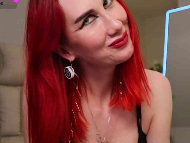 Lady_RedAlexa_ webcam