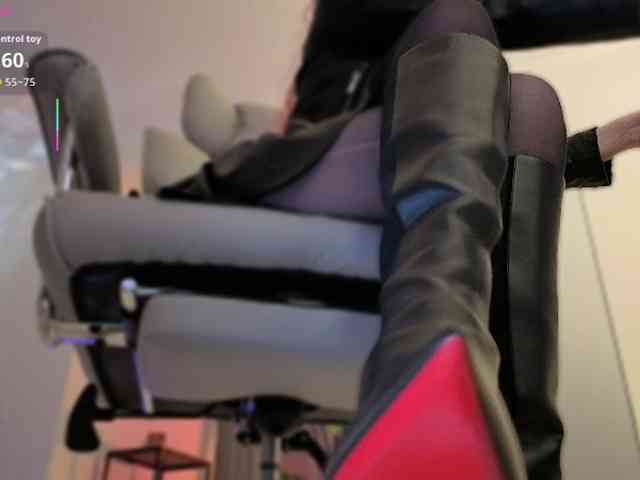 Lady_RedAlexa_ webcam