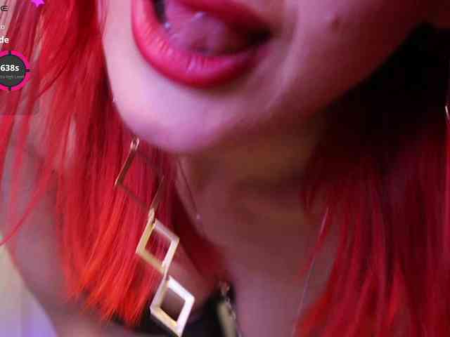 Lady_RedAlexa_ webcam