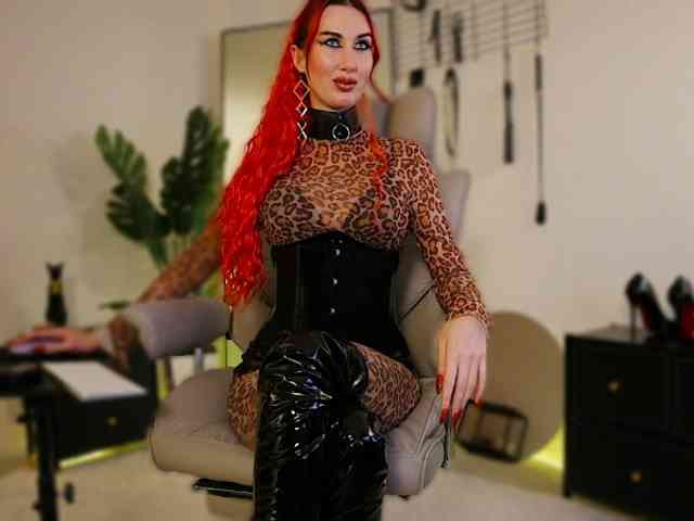 Lady_RedAlexa_ webcam