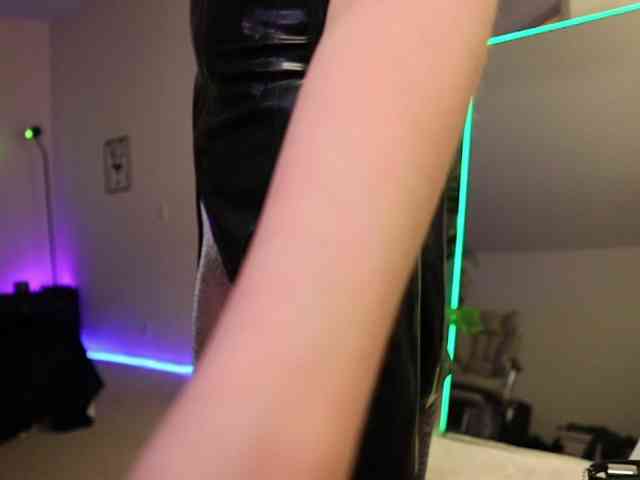 Lady_RedAlexa_ webcam