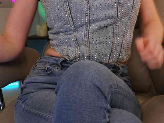 Lady_RedAlexa_ webcam