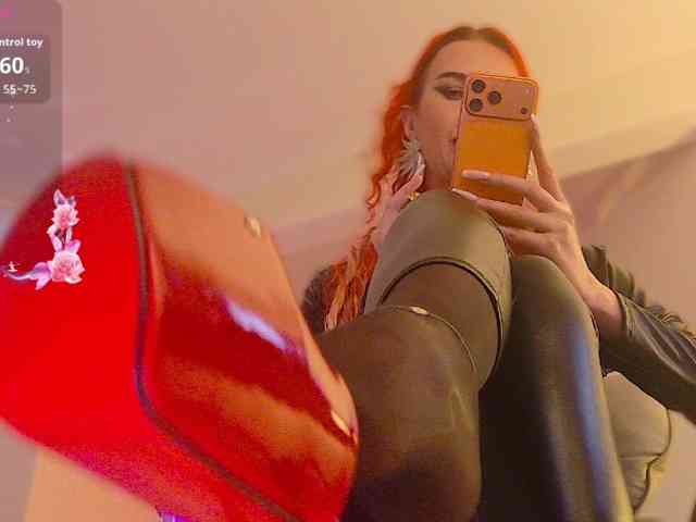 Lady_RedAlexa_ webcam