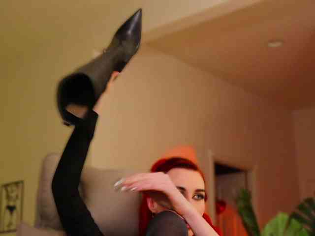 Lady_RedAlexa_ webcam