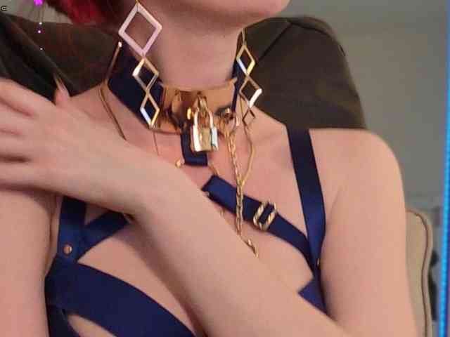 Lady_RedAlexa_ webcam