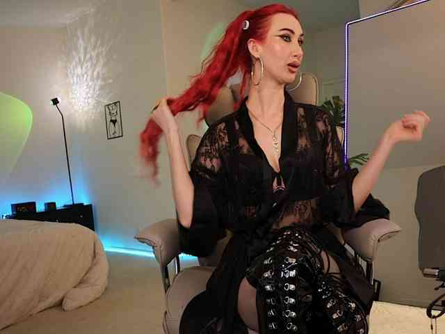 Lady_RedAlexa_