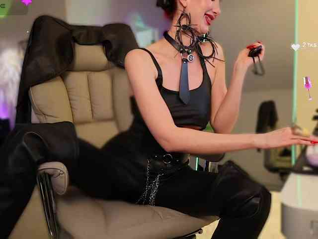 Lady_RedAlexa_ webcam