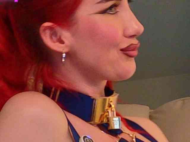 Lady_RedAlexa_ webcam