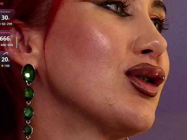 Lady_RedAlexa_ webcam