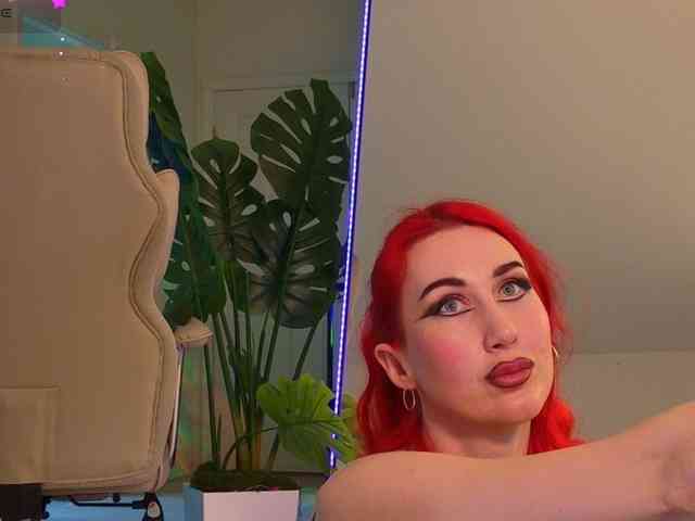 Lady_RedAlexa_ webcam