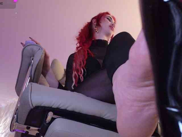Lady_RedAlexa_ webcam
