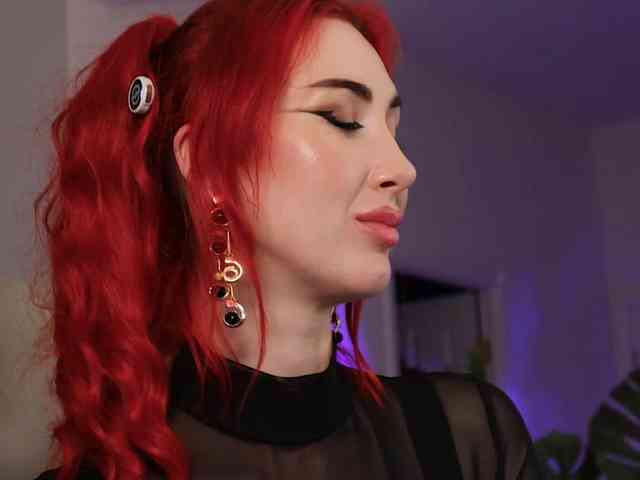 Lady_RedAlexa_ webcam
