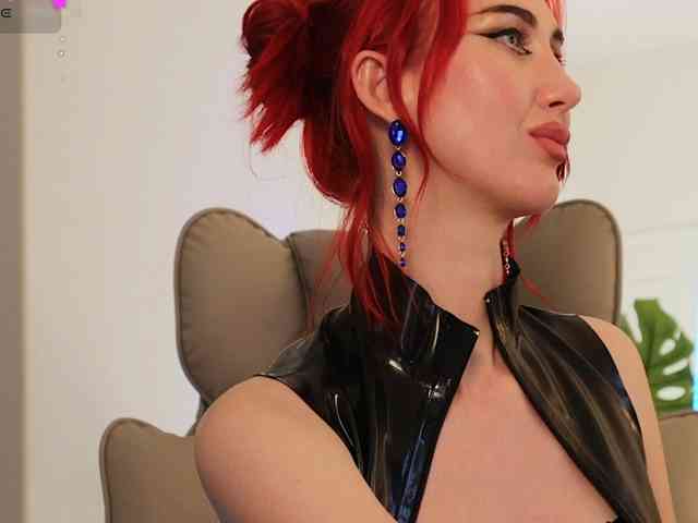 Lady_RedAlexa_ webcam