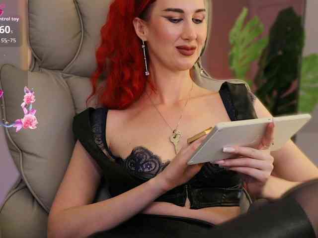 Lady_RedAlexa_ webcam