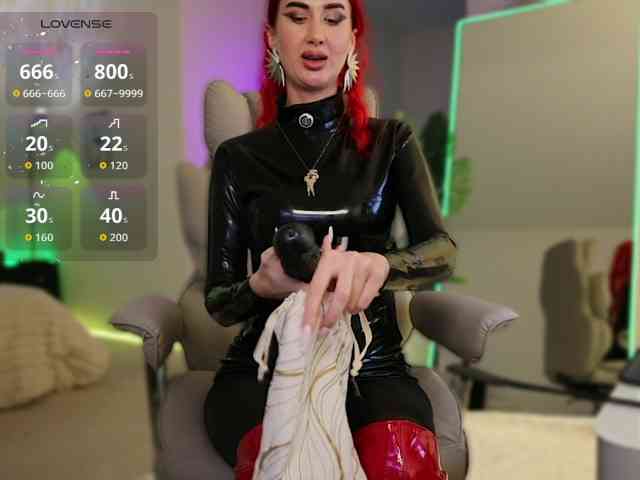 Lady_RedAlexa_ webcam