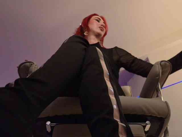 Lady_RedAlexa_ webcam