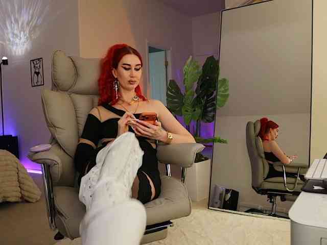 Lady_RedAlexa_ webcam