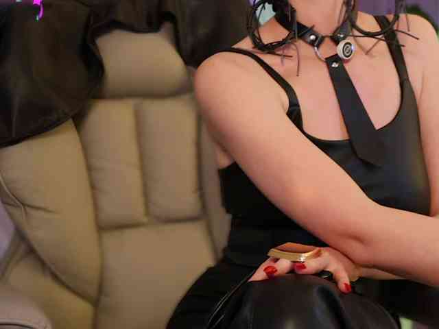 Lady_RedAlexa_ webcam