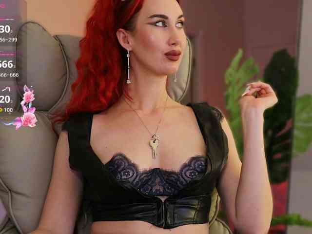 Lady_RedAlexa_ webcam