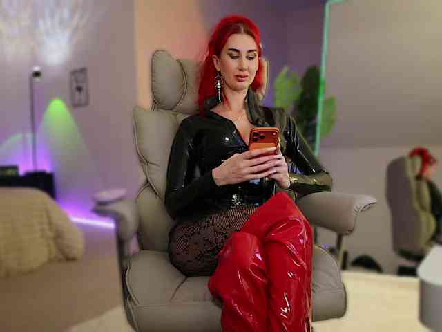 Lady_RedAlexa_ webcam
