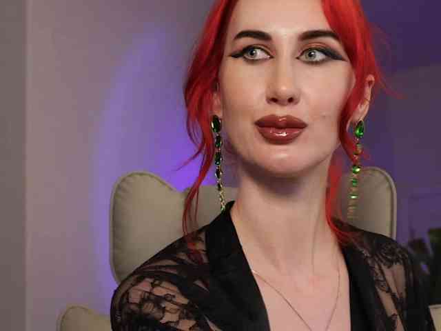 Lady_RedAlexa_ webcam