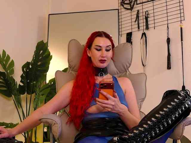 Lady_RedAlexa_ webcam