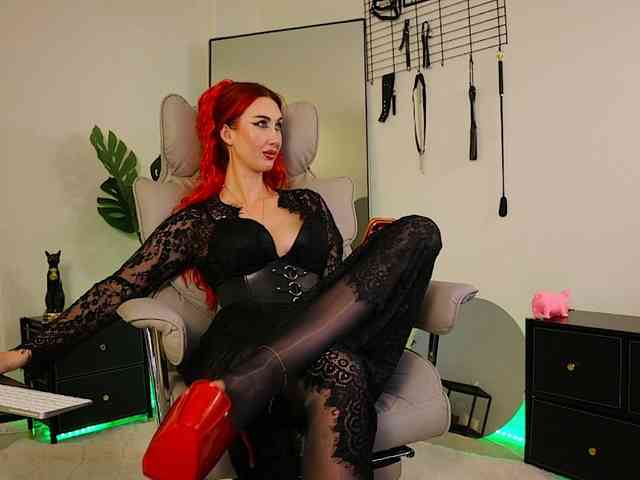 Lady_RedAlexa_ webcam