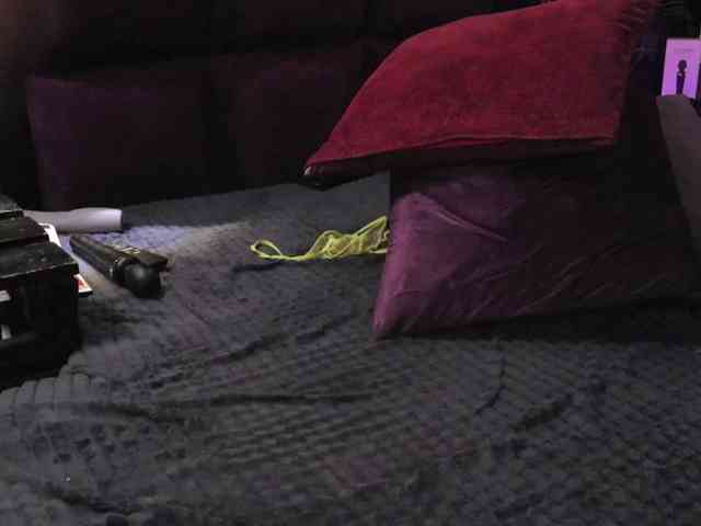 KikiandMax webcam