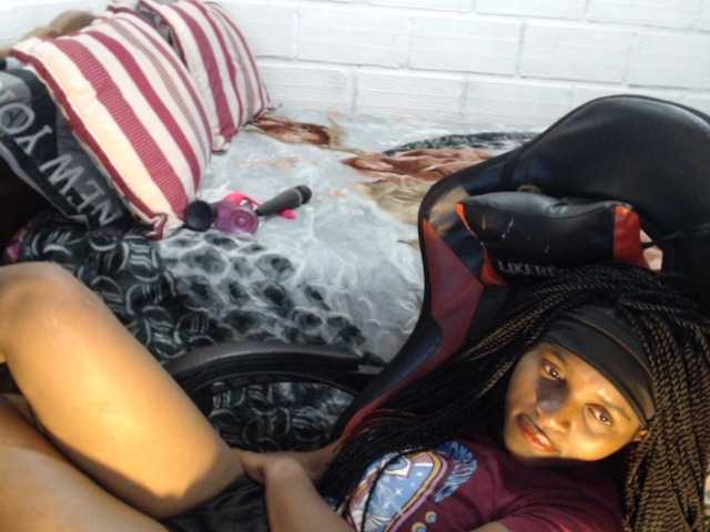 Sexyjustin202 live cam on BongaCams
