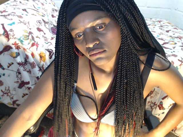 Sexyjustin202 live cam on BongaCams