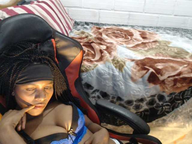 Sexyjustin202 live cam on BongaCams