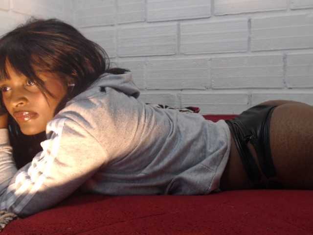 Sexyjustin202 live cam on BongaCams