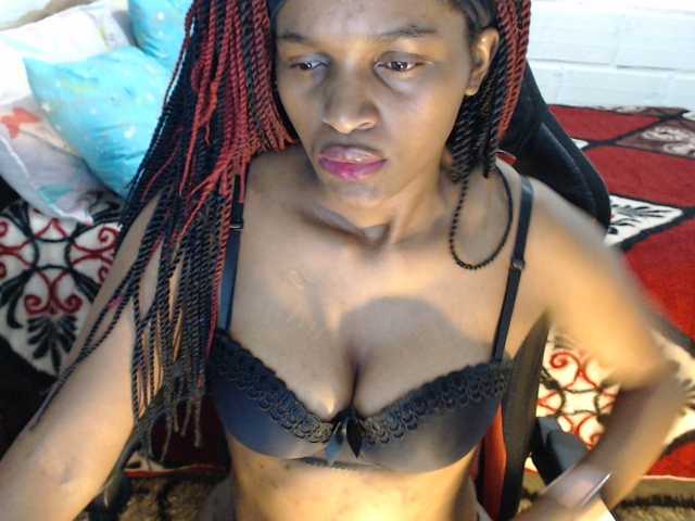Sexyjustin202 live cam on BongaCams