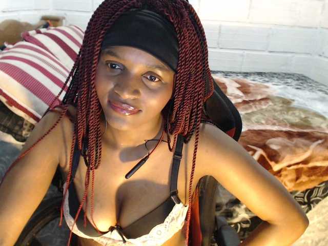Sexyjustin202 live cam on BongaCams