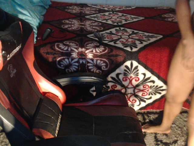 Sexyjustin202 live webcam show