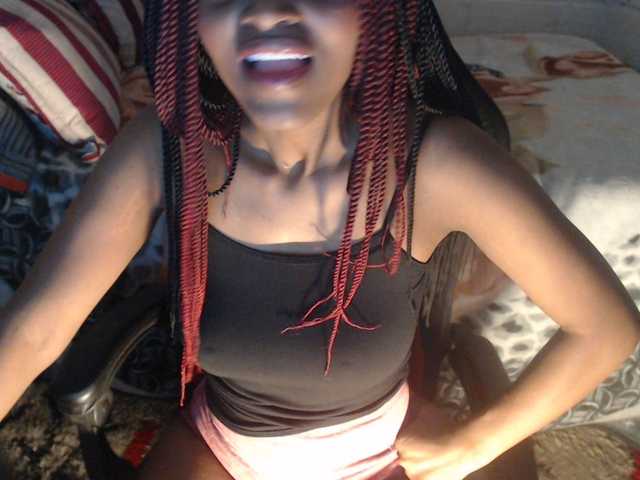 Sexyjustin202 live cam on BongaCams