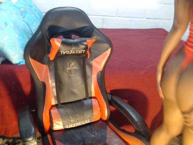 Sexyjustin202 live cam on BongaCams