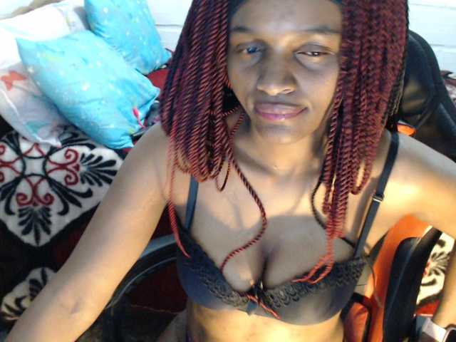 Sexyjustin202 live cam on BongaCams