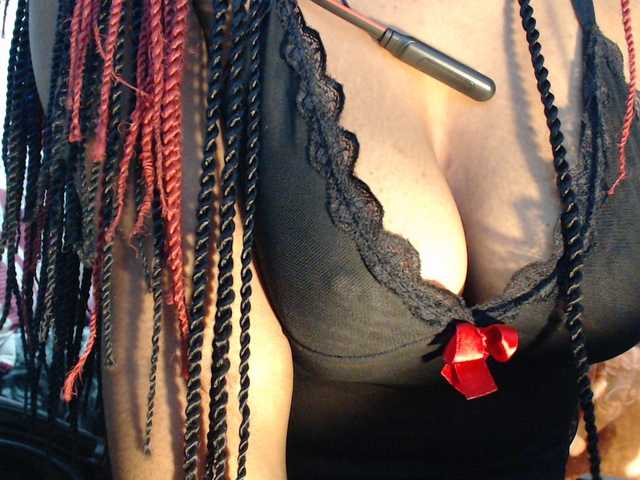 Sexyjustin202 live webcam show
