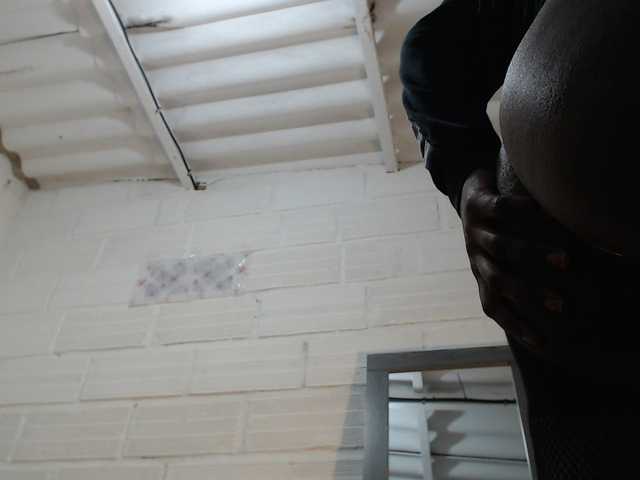 Sexyjustin202 live cam on BongaCams
