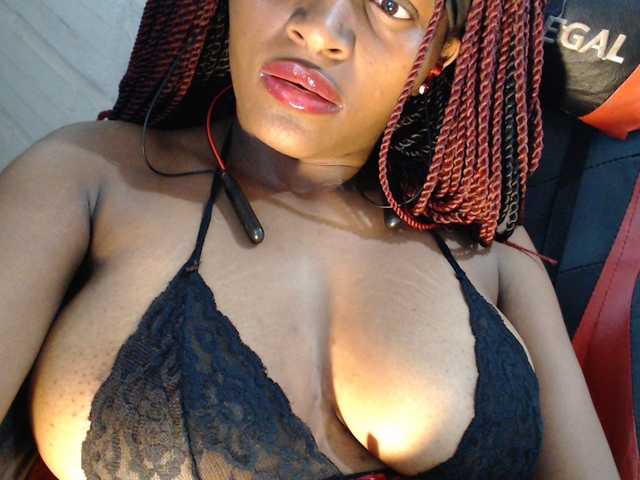 Sexyjustin202 live cam on BongaCams